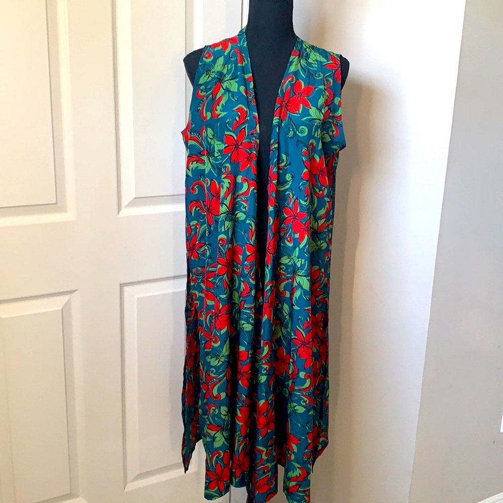 LulaRoe woman’s floral cover up. Size M